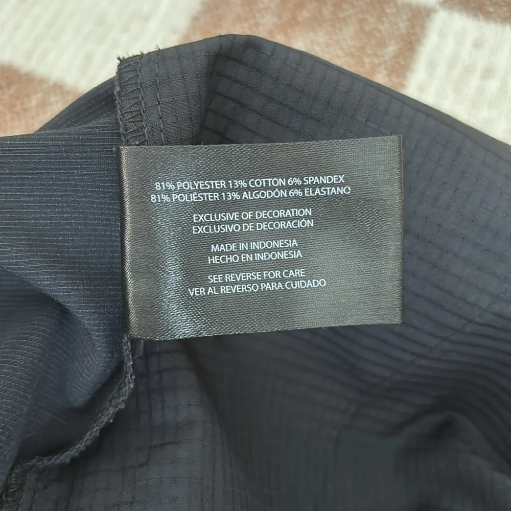 Banana Republic Men’s Performance Shorts Size 40